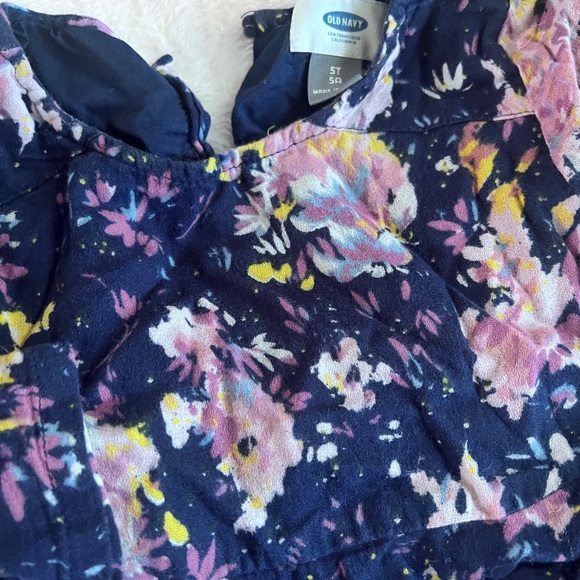 5 girls dresses 1 short overalls size 5T - Picture 5 of 5